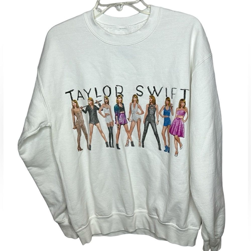 Taylor Swift 1989 (Taylor’s Version) Eras Crewneck Sweatshirt. Size Medium.